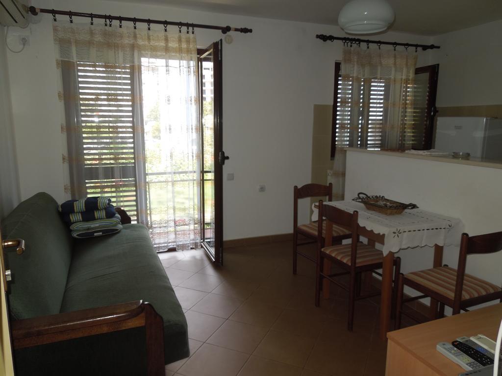 Apartments Becic บุดวา ภายนอก รูปภาพ