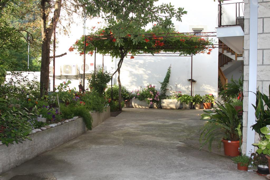 Apartments Becic บุดวา ภายนอก รูปภาพ